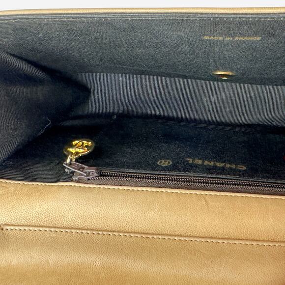 Authentic Vintage Beige Lambskin Chanel Halfmoon w 24k gold plated hardware - Picture 11 of 16